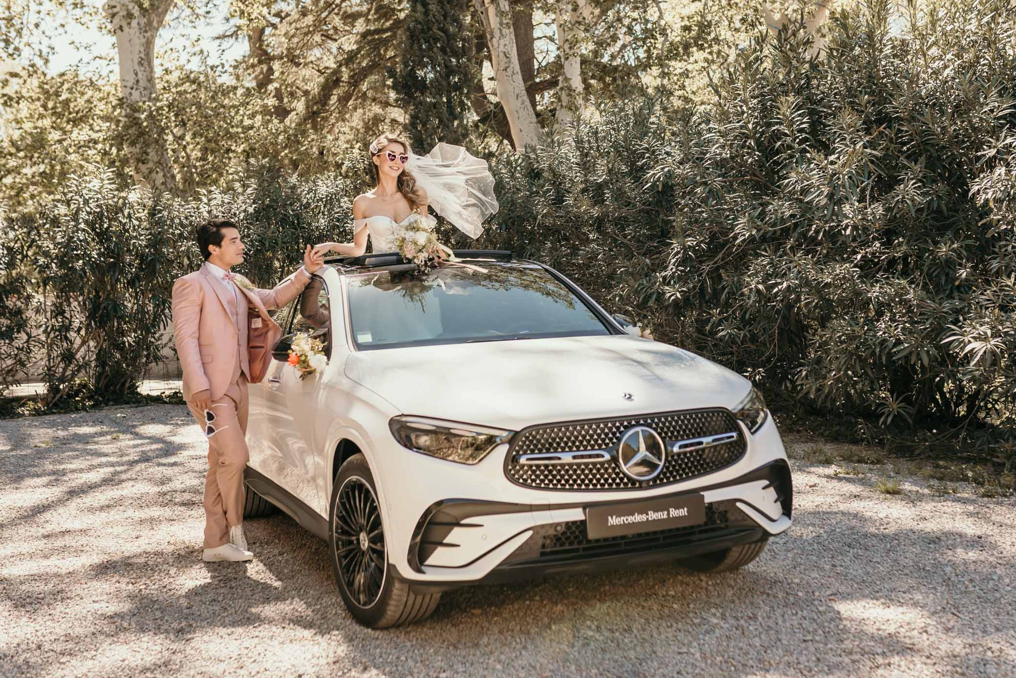 Voiture mariés - MagazineMariage&Beauté voiture des mariés, Mercedes, groupe LG Rent Perpignan, Mercedes Perpignan, location de voiture mariage, voiture mariage luxe, thème mariage Just Funny