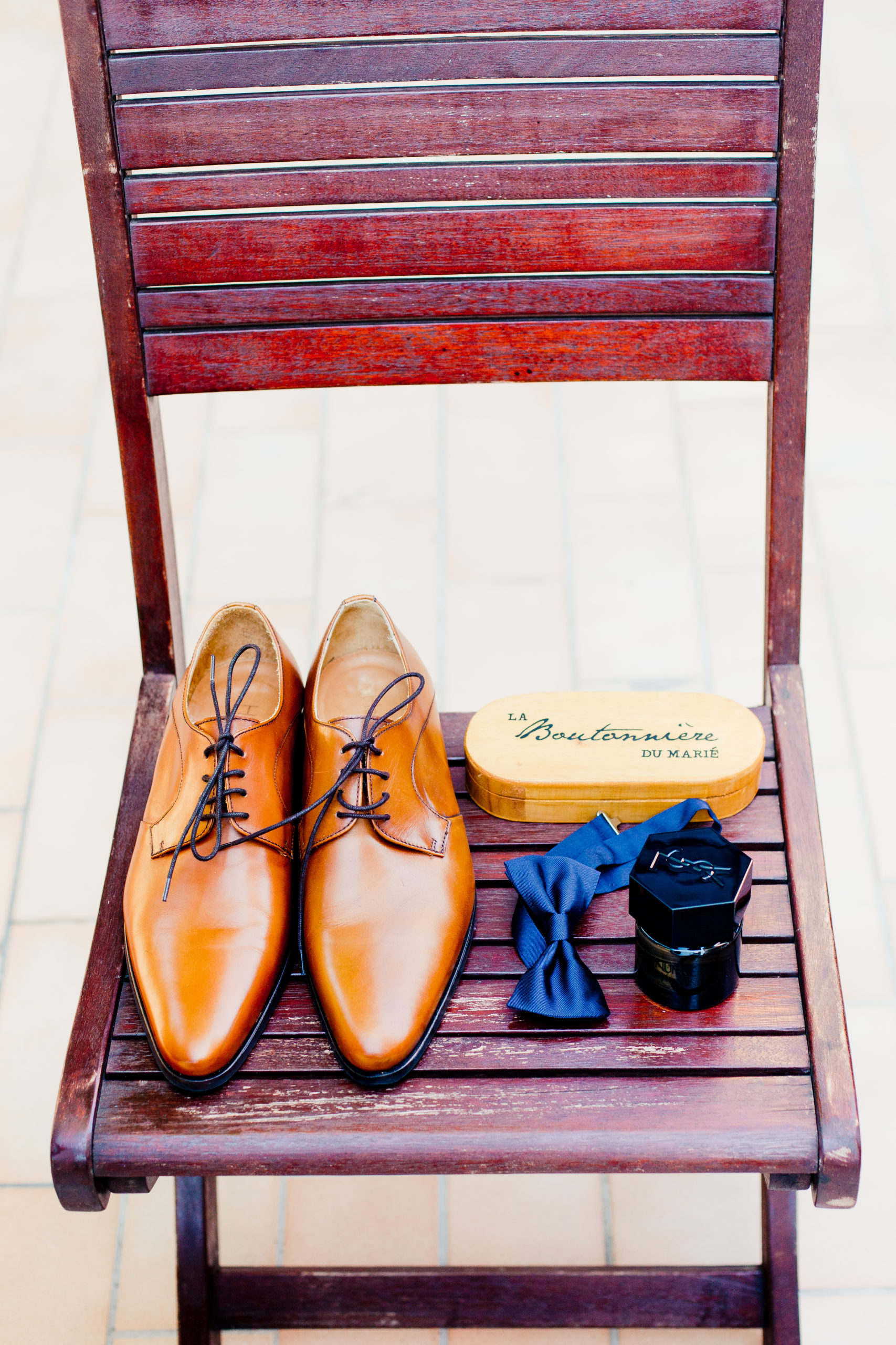 accessoires pour homme, chaussures mariés, noeud papillon, parfum