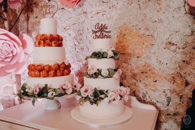 wedding cake et pièce montée, pièce montée, wedding cake béziers, pâtisserie béziers, gâteau mariage béziers, gâteau mariage Narbonne, wedding cake pâte à sucre blanc, pièce montée mélangée au wedding cake