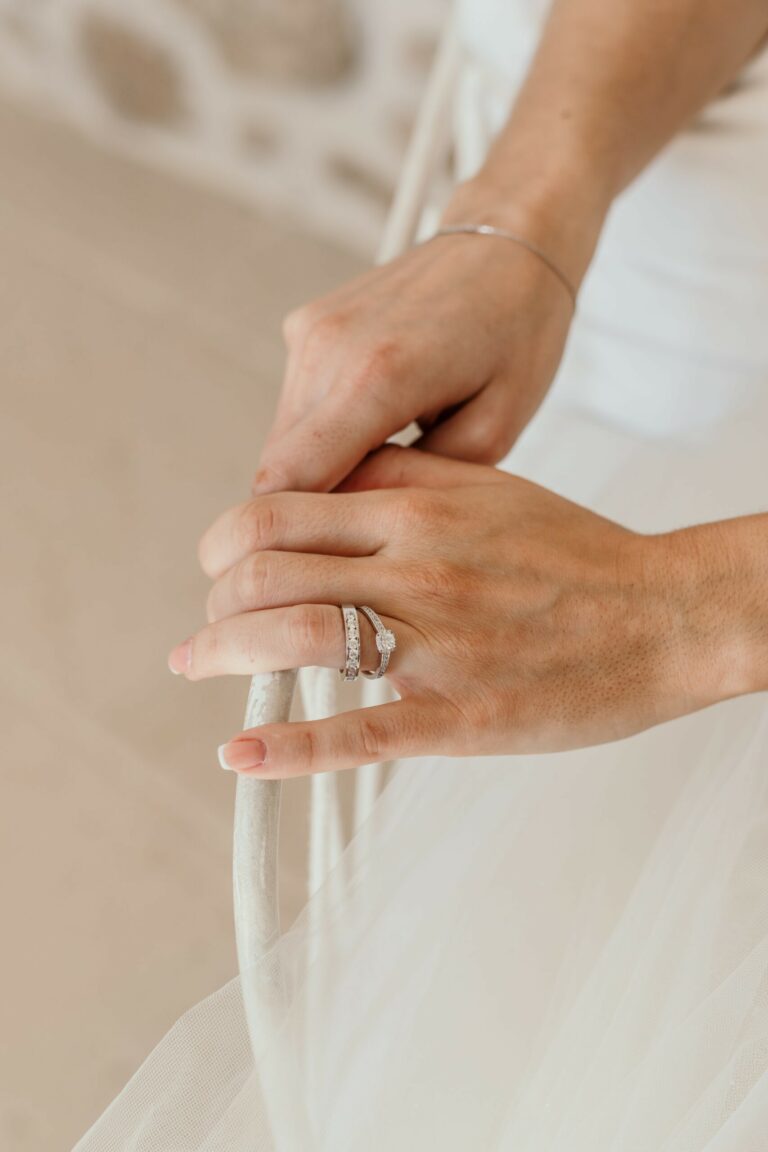 Alliances bijouterie Vidal Beziers Magazine Mariage Beaute 218 scaled 1 768x1152