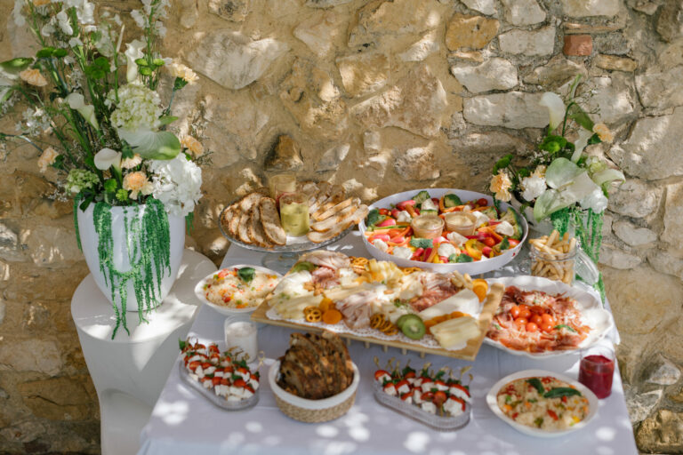 Buffet mariage traiteur mariage Baked Break a Agde MB scaled 1 768x512