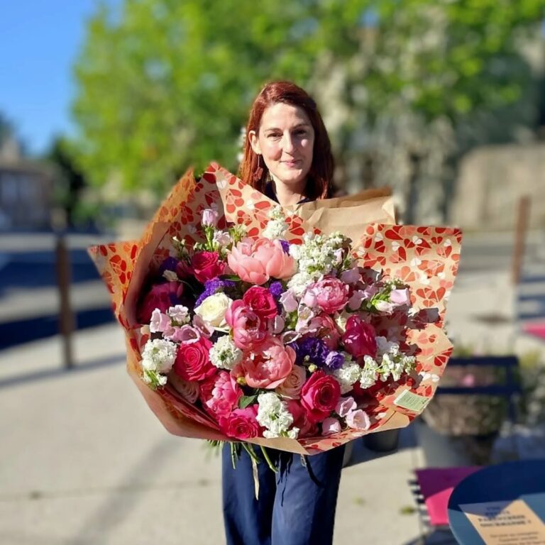 Charlene Bouquet Rose et Marguerite Carcassonne 768x768