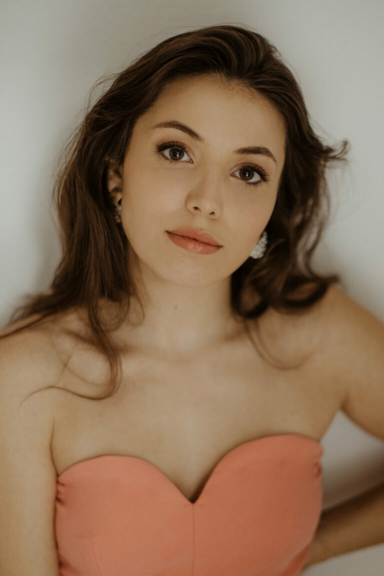 Claudia Maquilleuse professionnelle 5 scaled 1 768x1152