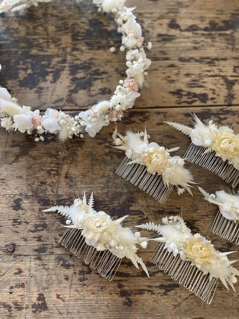 Couronne de fleurs et barrettes Sauvage et Fleurie Grau dAgde scaled 1 768x1024