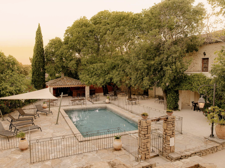 Domaine des Rives espace exterieur mariage 768x573