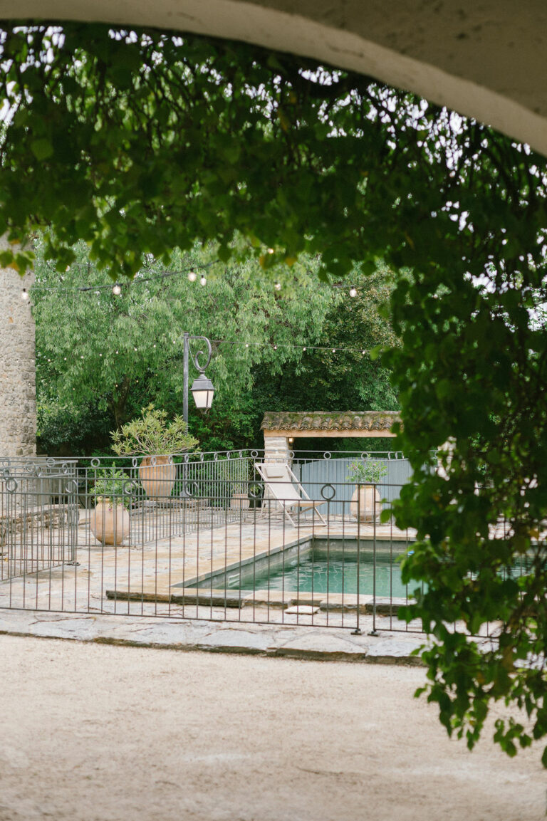 Domaine des Rives piscine reception mariage Montpellier 768x1153