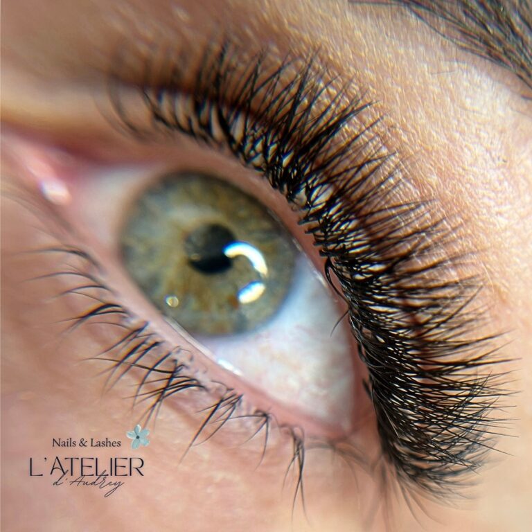 Extensions de cils rehaussement de cils Atelier dAudrey Roujan Beziers Pezenas Site Mariageetbeaute.fr 768x768