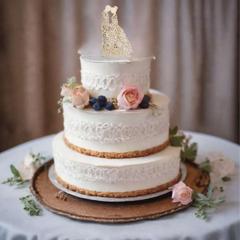 Figurine en bois cake topper mariage La Fabrique de Vinsau Beziers 768x768