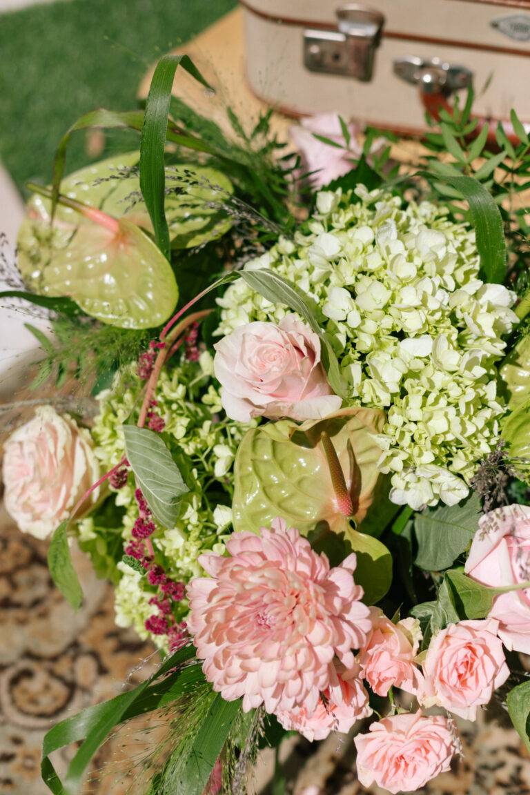 Fille de Fleuriste Fleuriste mariage Nimes scaled 1 768x1152