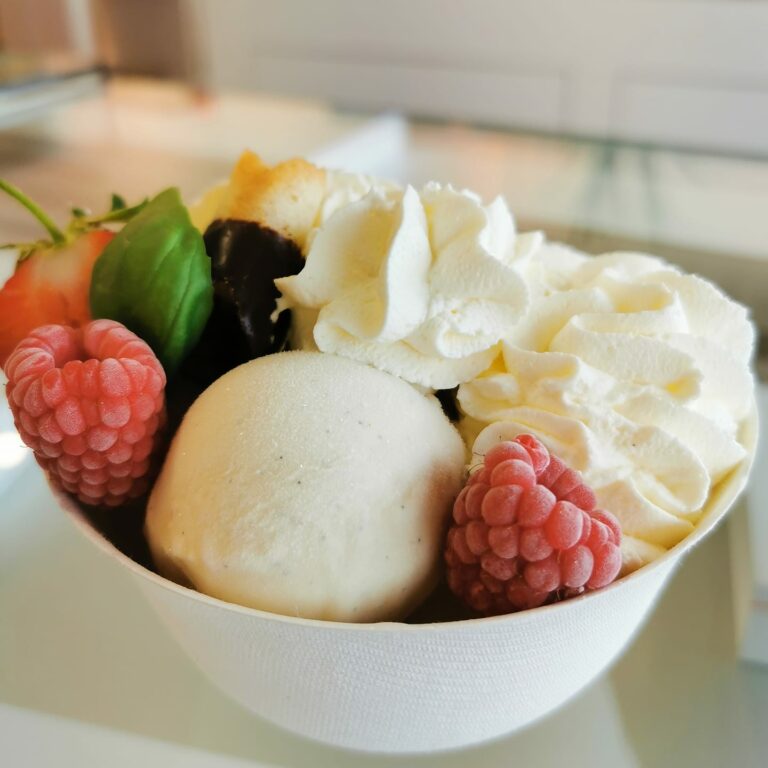 Glaces artisanales Le Bar a glaces de Benjamin Food Truck Mariage 768x768