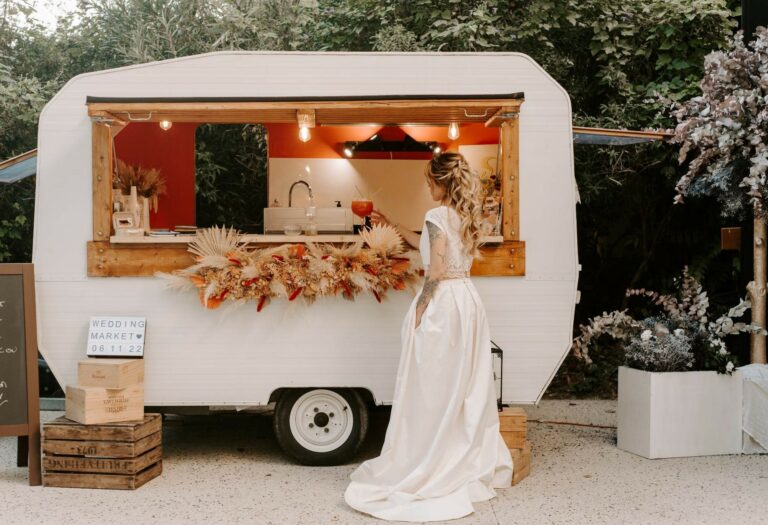 LOIC Baba Caravane Bar mariage 768x525