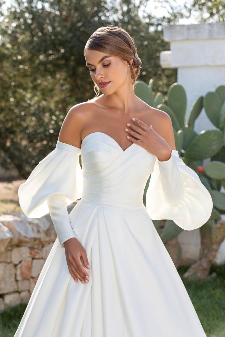 LONDRES robe de mariee DIVINA SPOSA mariage boutique robes de mariee STYLFRANCE Poussan Herault Montpellier Occitanie scaled 1 768x1152