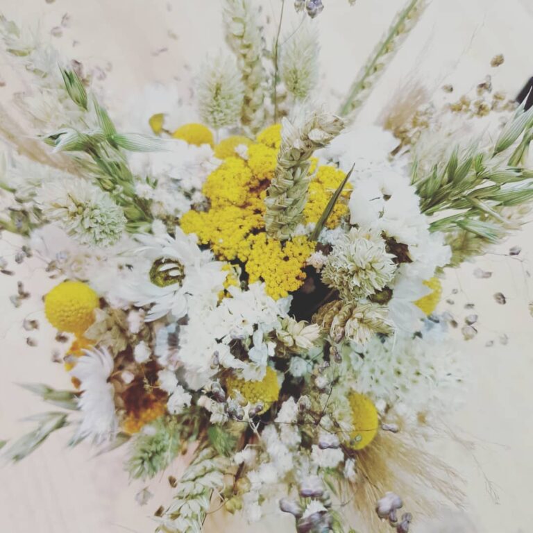Linstant floral. bouquet de mariee fleurs jaunes couleurs 2021 768x768