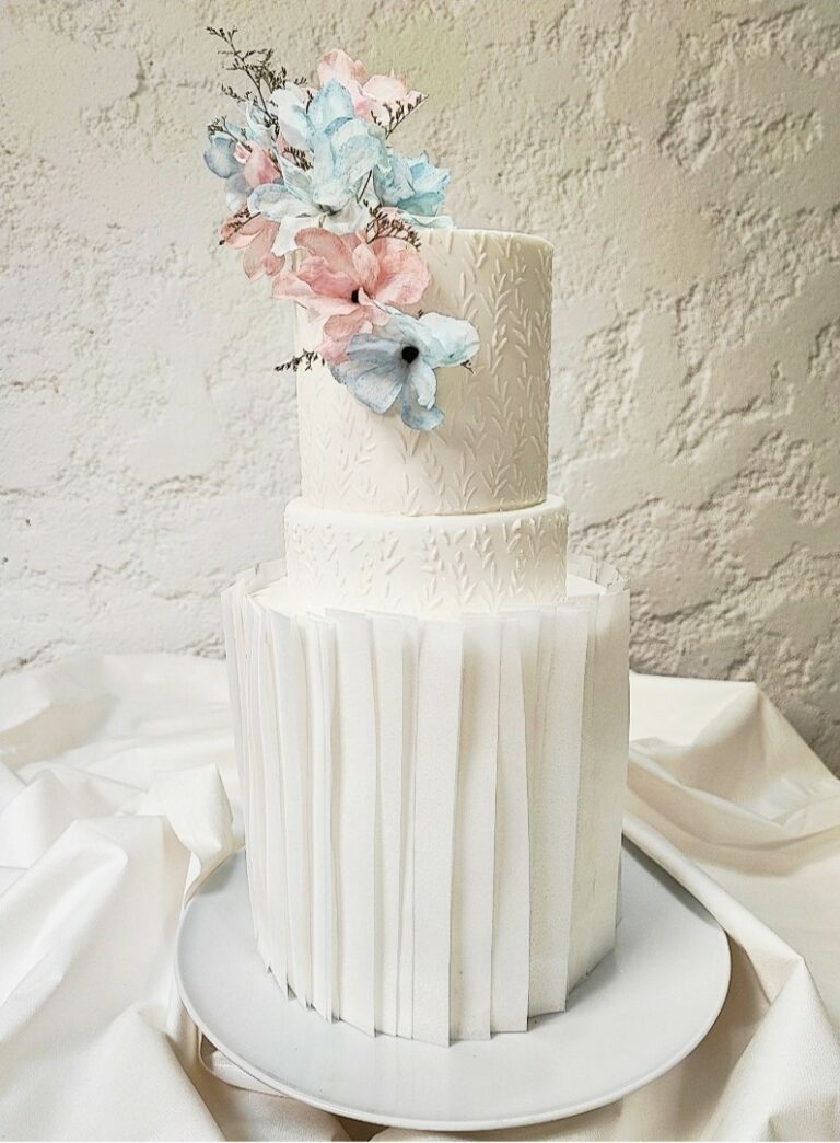 Louvkha cake design nude 768x1044
