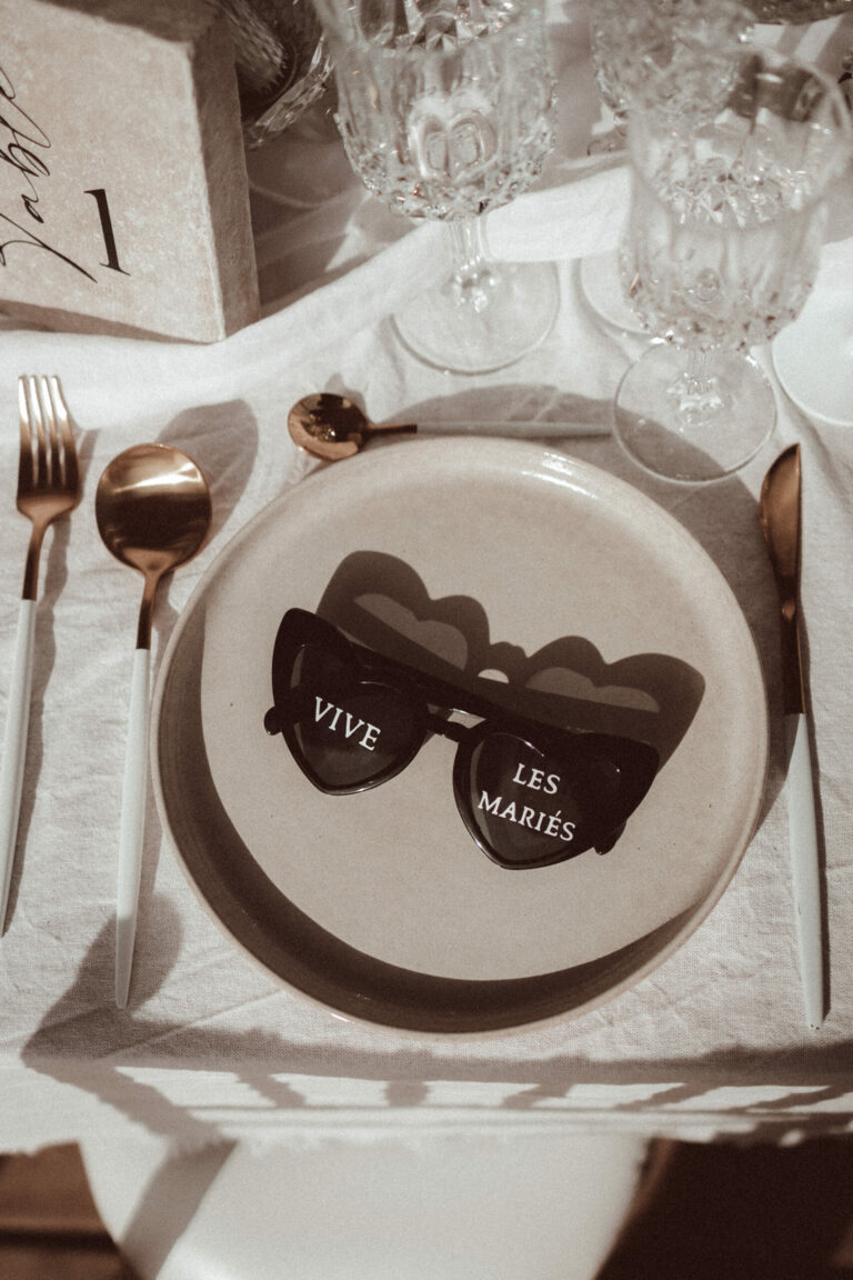 Lunettes coeur personnalisees mariage Anna Cie Beziers scaled 1 768x1152