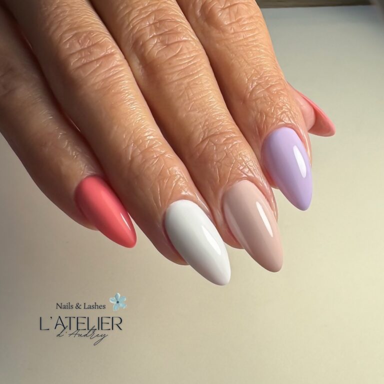 Manucure coloree LAtelier dAudrey 34 Roujan Beziers site Mariageetbeaute.fr 768x768