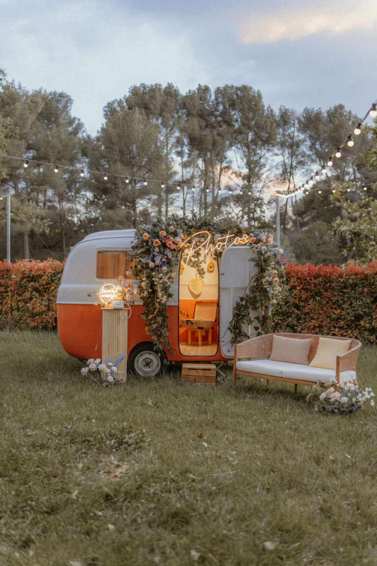 Photobooth Caravane orange CVous Narbonne Beziers scaled 1 768x1152