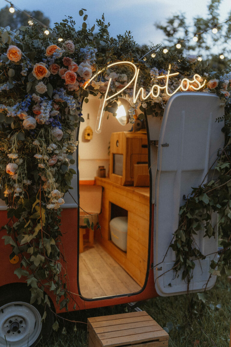 Phototobooth caravane mariage CVous Beziers Narbonne scaled 1 768x1152