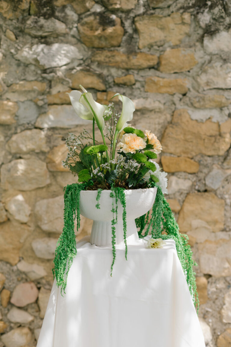 Support floral LArt des Sens Rochefort du Gard scaled 1 768x1152