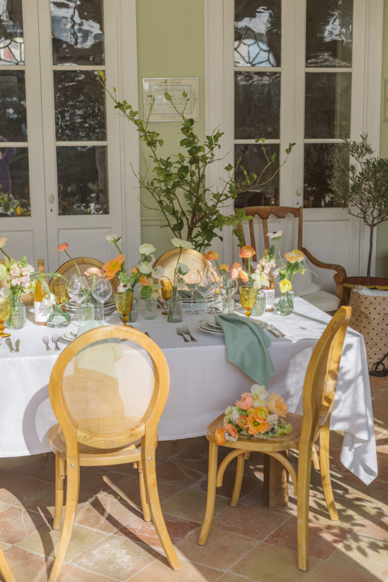 Table des maries Evenement Votre location mobilier mariage MariageBeaute 1 scaled 1 768x1152