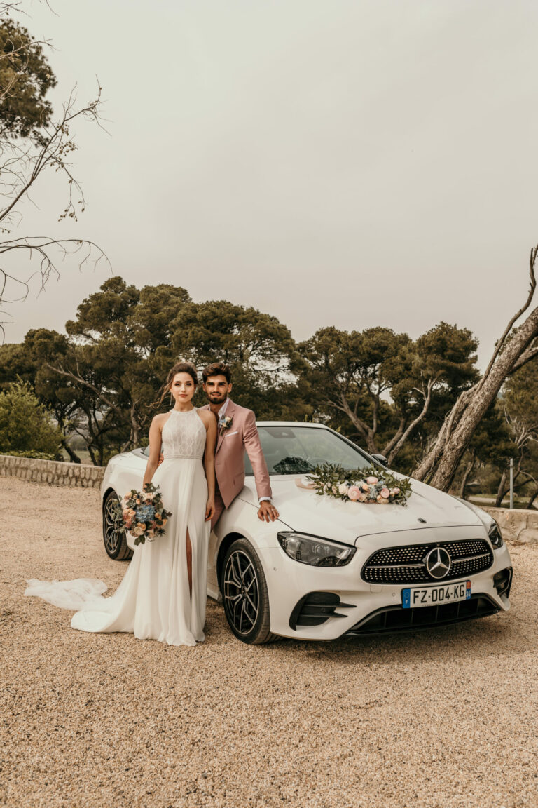 Voiture des maries Magazine MB scaled 1 768x1152