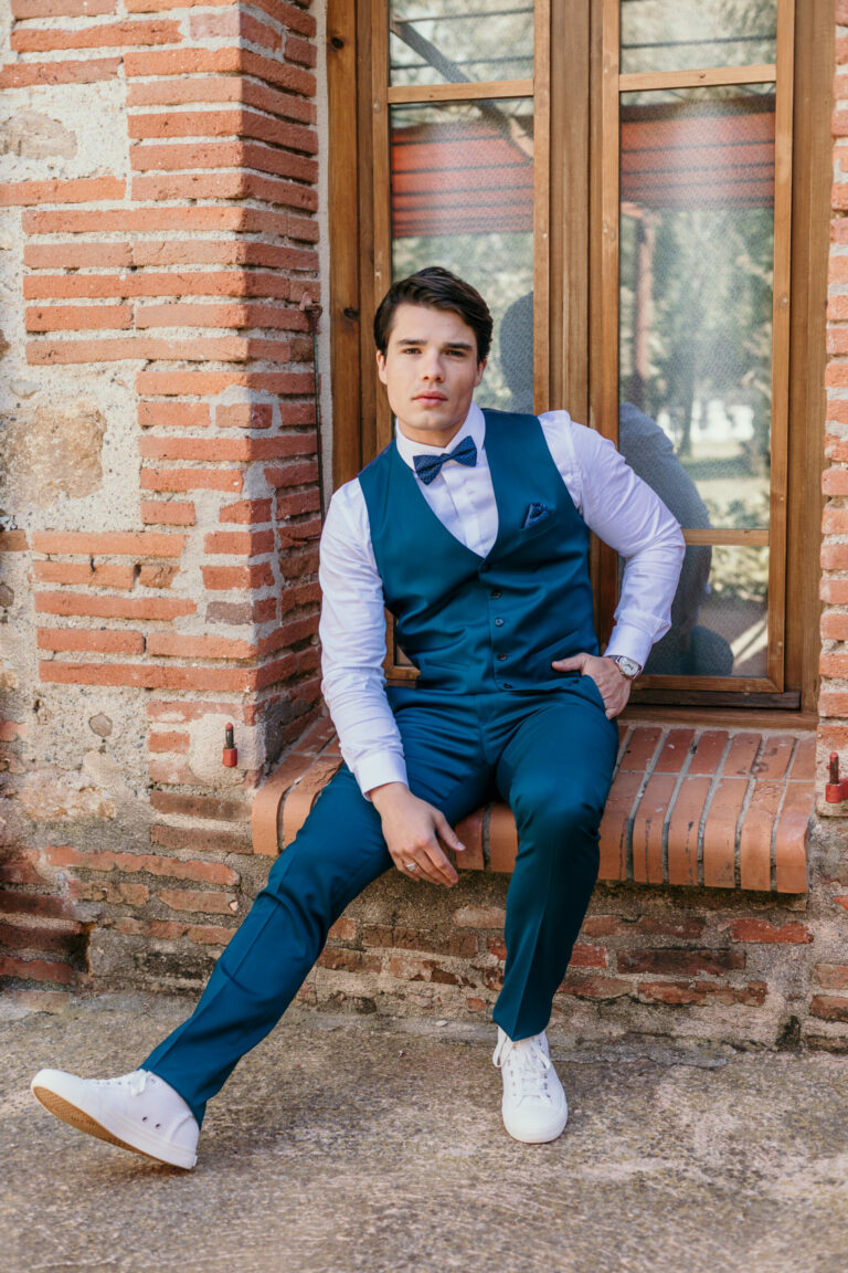 costumes hommes mariage boutique de pret a porter Labau a Narbonne scaled 1 768x1152