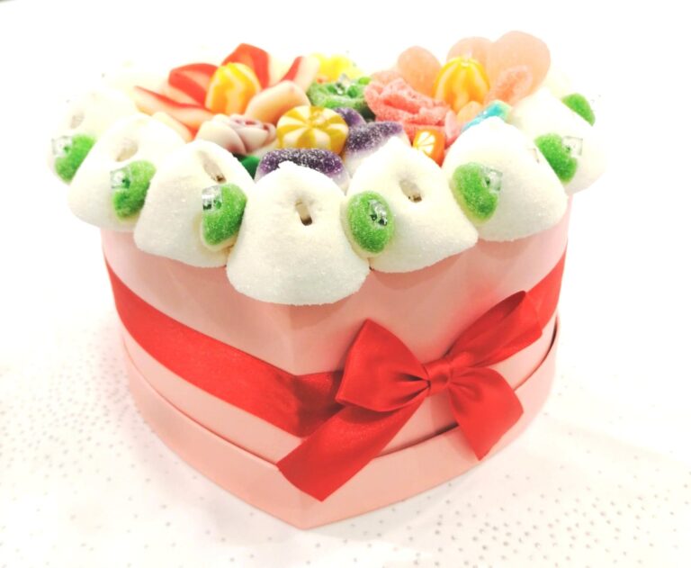 gateau de bonbons mariage le manege a bonbons  768x631