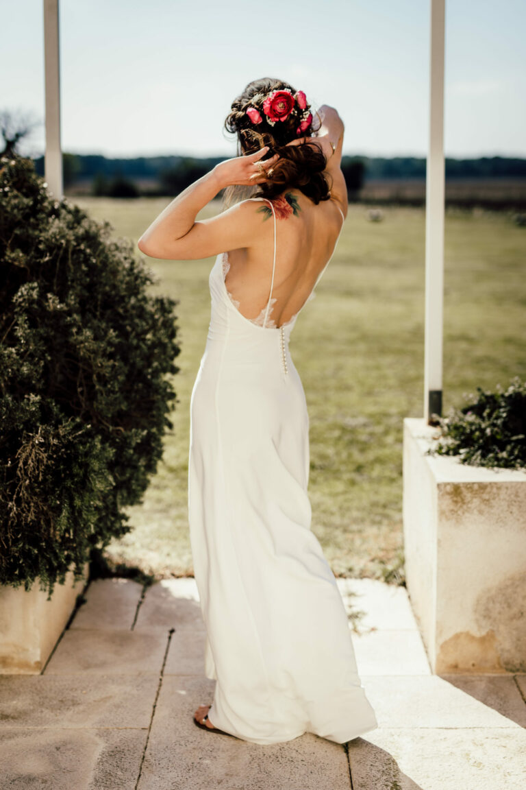 robe de mariee fines bretelles creatrice de robes de mariee robe de mariee fluide Atelier Twenty six Montpellier scaled 1 768x1152