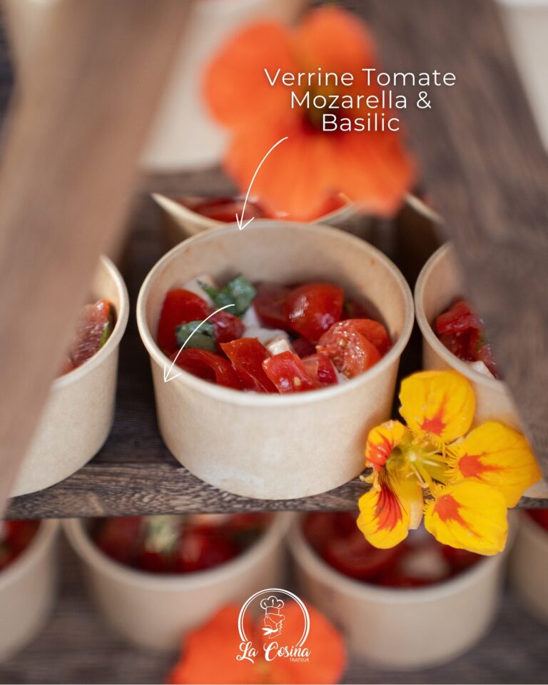 verrines tomate mozarella et basilic La Cosina Traiteur 768x960